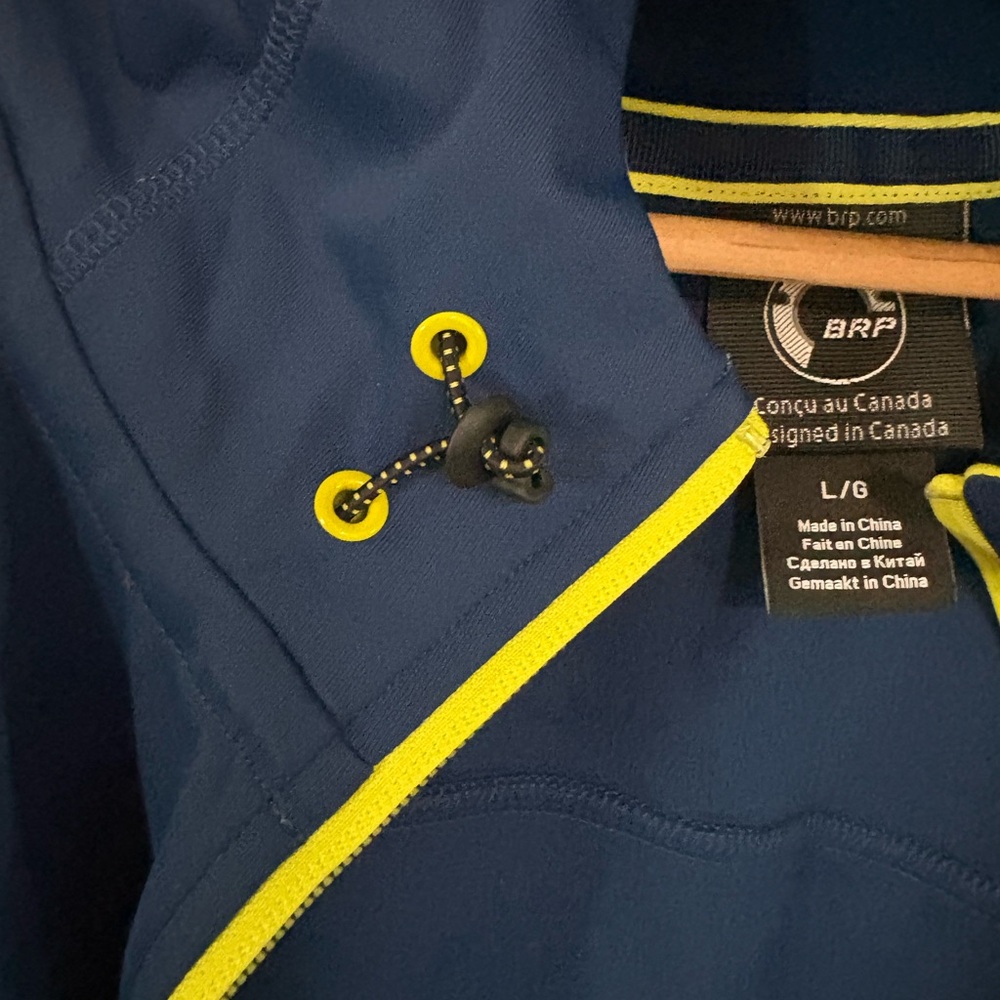 Men's Blue and Yellow Jacket - Picture 3 of 7